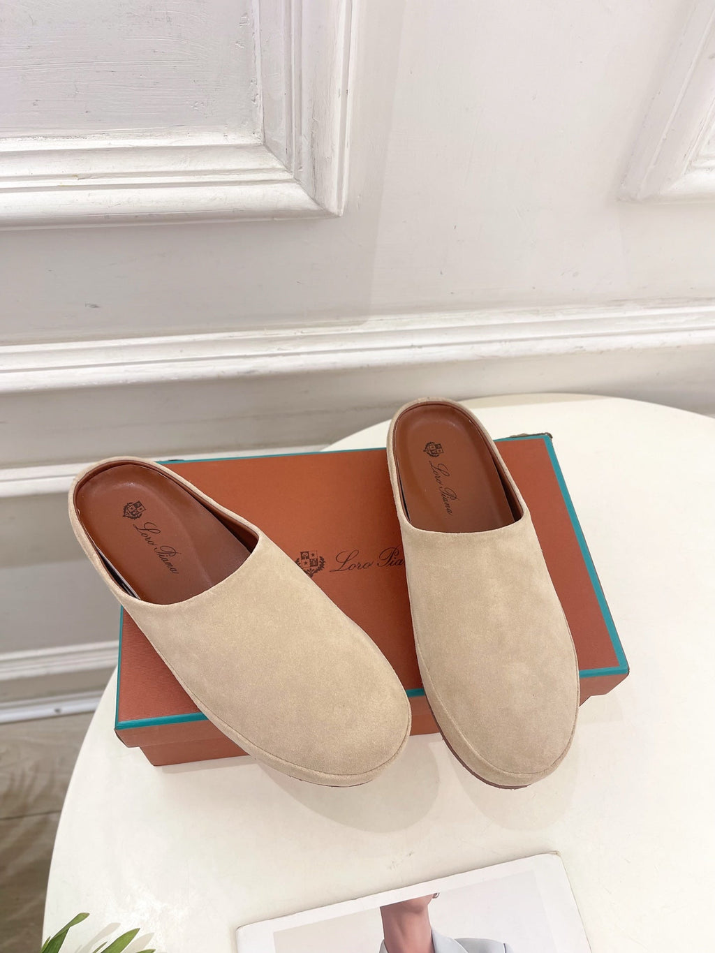 LP 25S MULES IN WARM BEIGE SUEDE