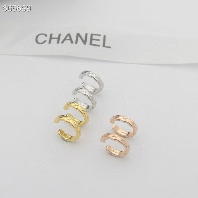 COCO CRUSH QUILTED MOTIF HOOP EARRINGS