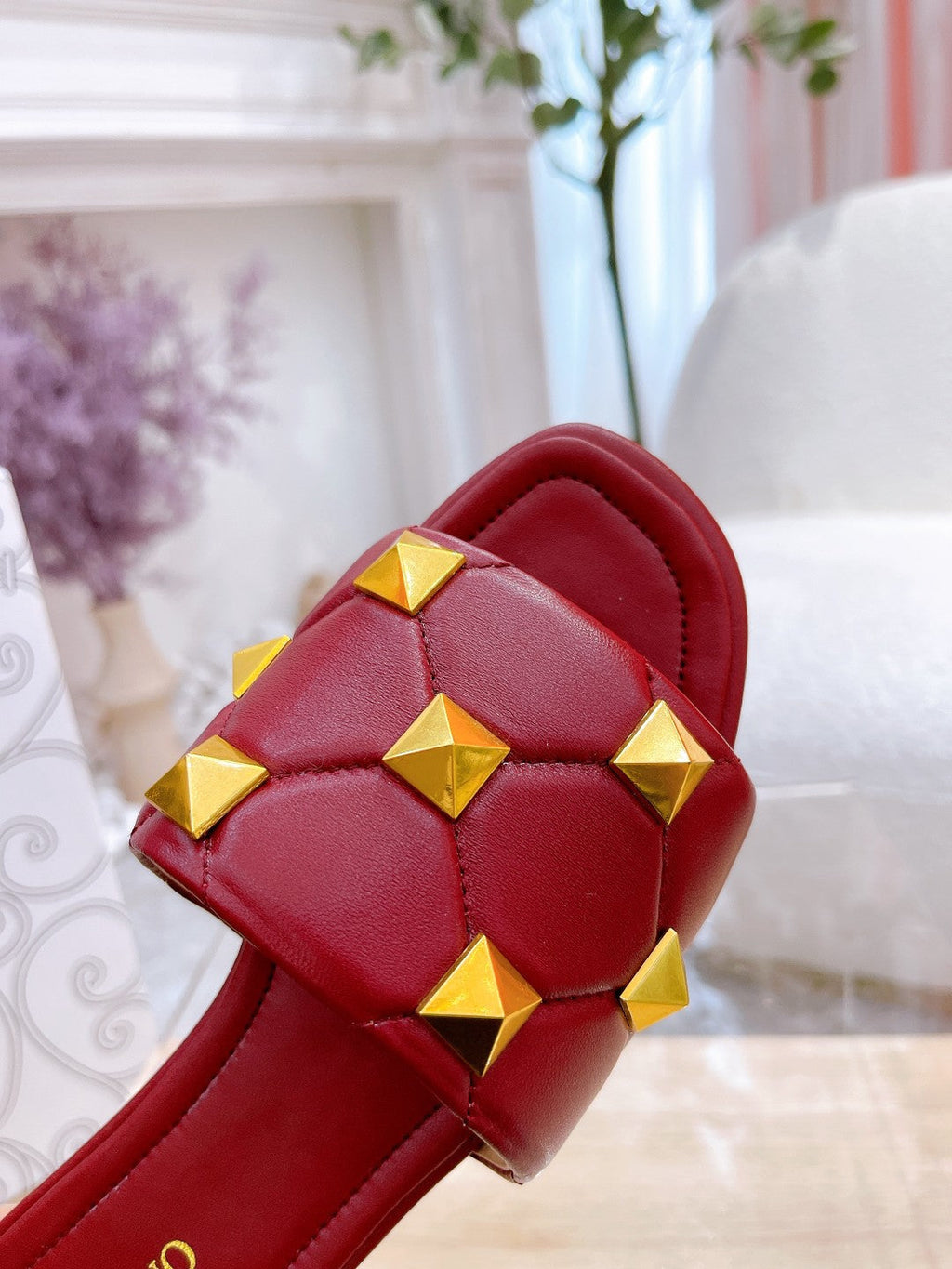 STUD FLAT SLIDE IN GARNET RED AMBSKIN