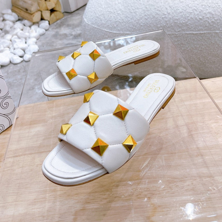 STUD FLAT SLIDE IN WHITE LAMBSKIN