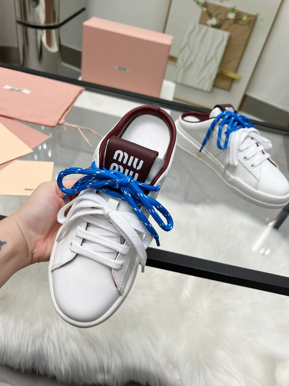SNEAKER MULES IN WHITE CALFSKIN WHITE BLUE LACES