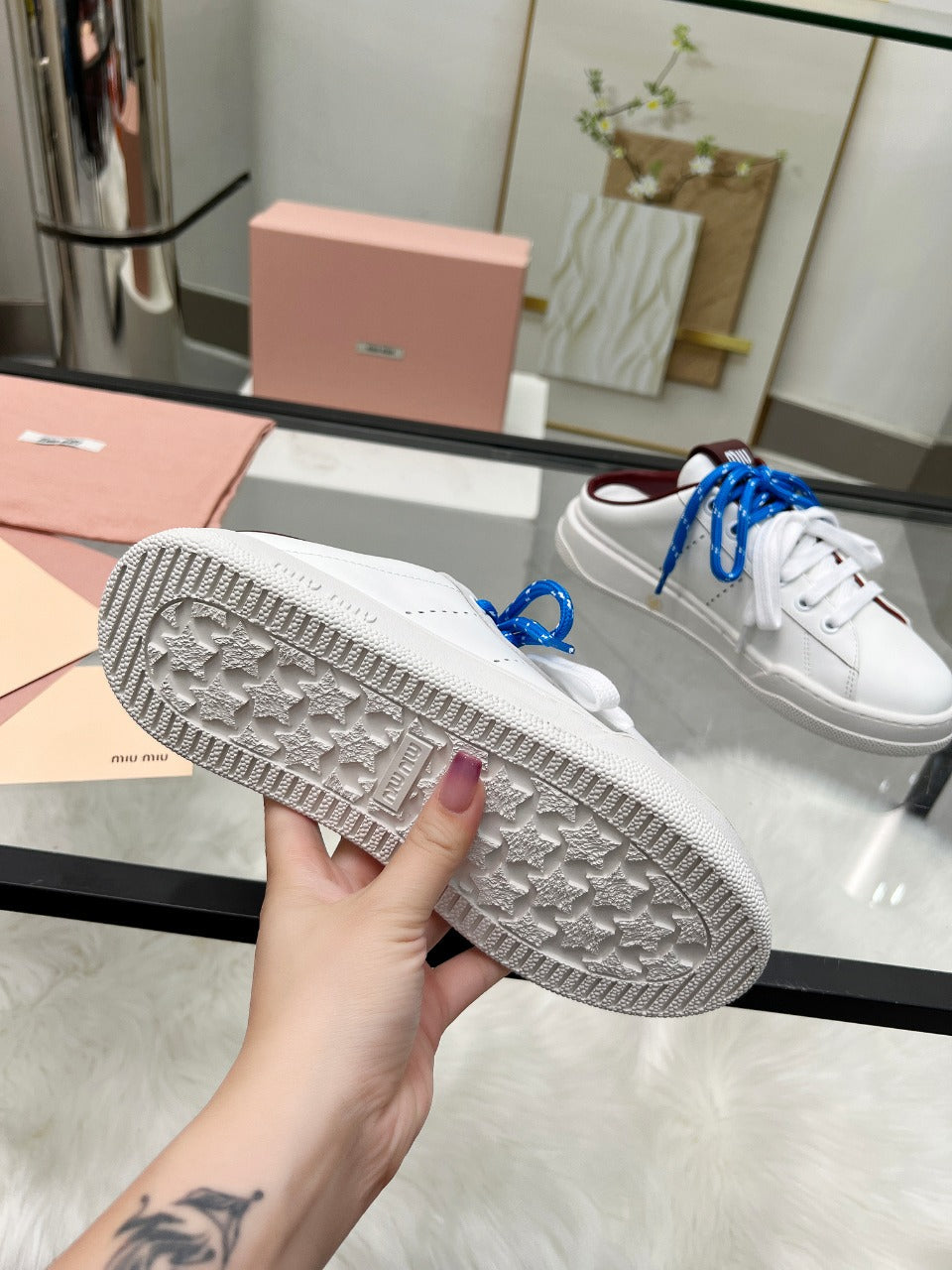 SNEAKER MULES IN WHITE CALFSKIN WHITE BLUE LACES